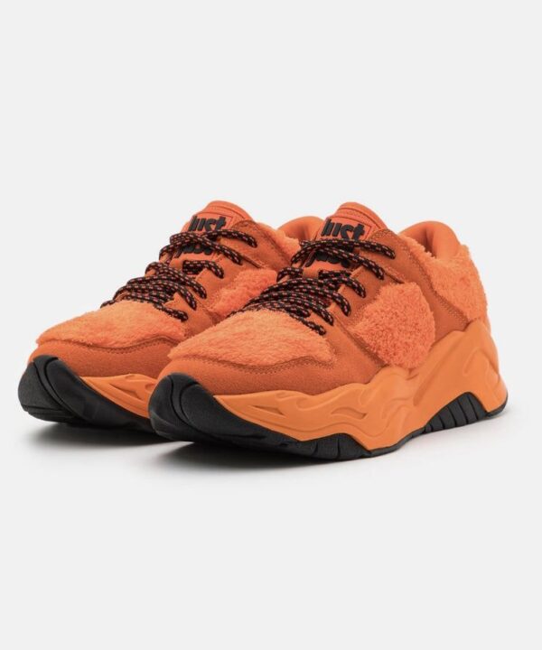 MEN’S SNEAKERS